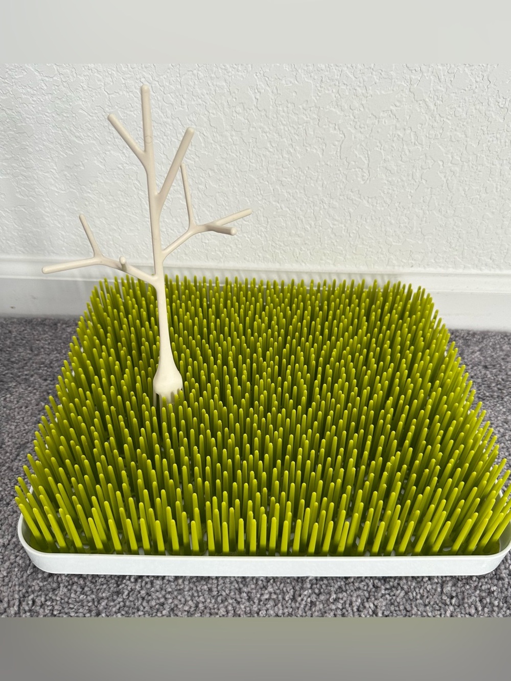 Green Grass Bottle Drying Rack with Tree Utensil Holder